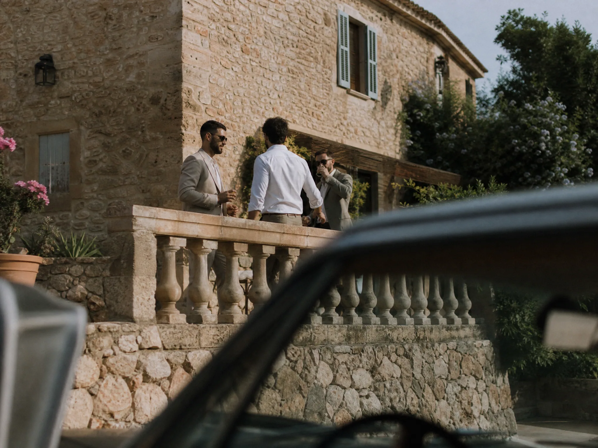 Videografía de Bodas en Finca en España: Lo que la Cámara Necesita del Día