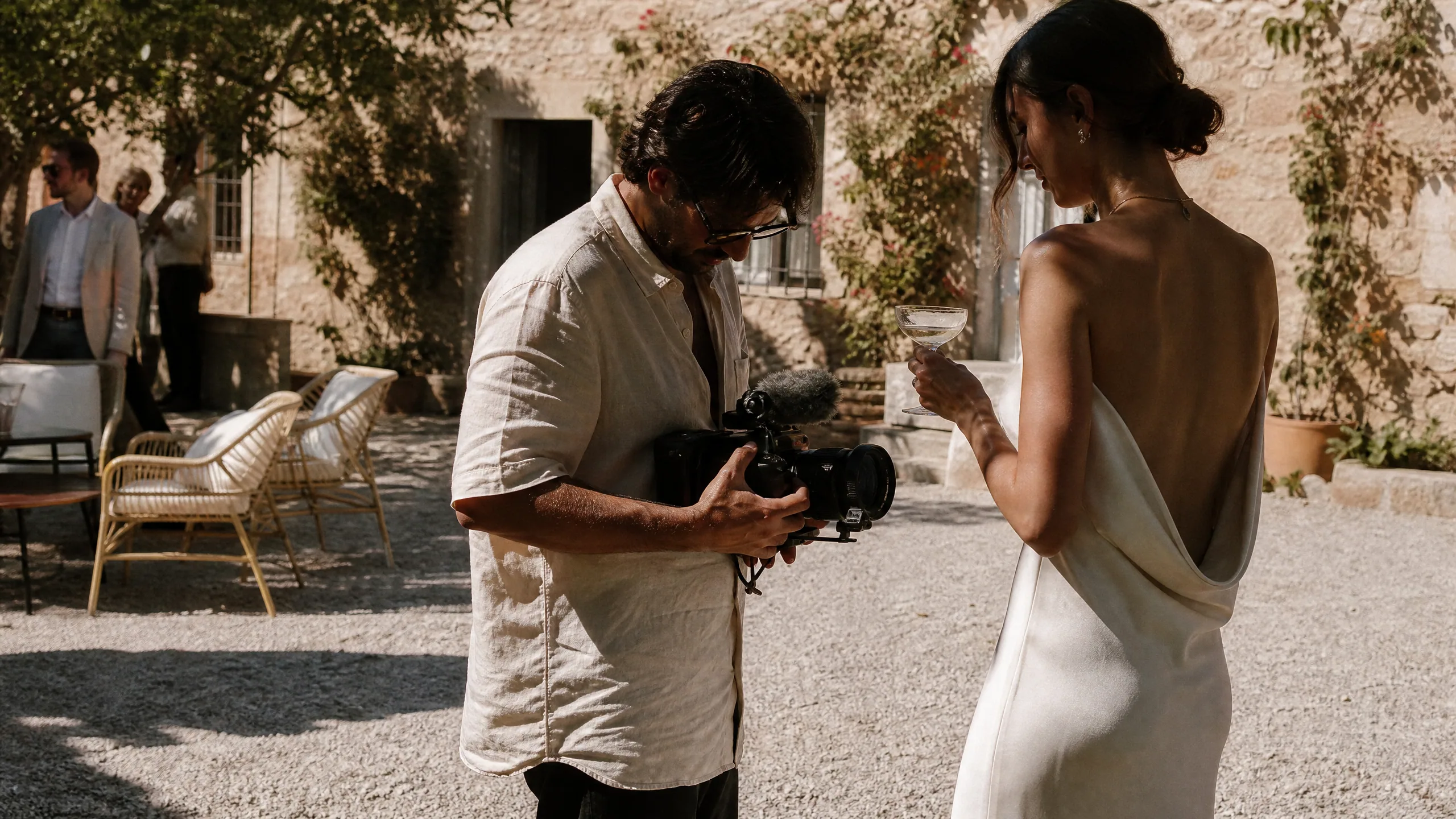 Videografía de Bodas en Finca en España: Lo que la Cámara Necesita del Día