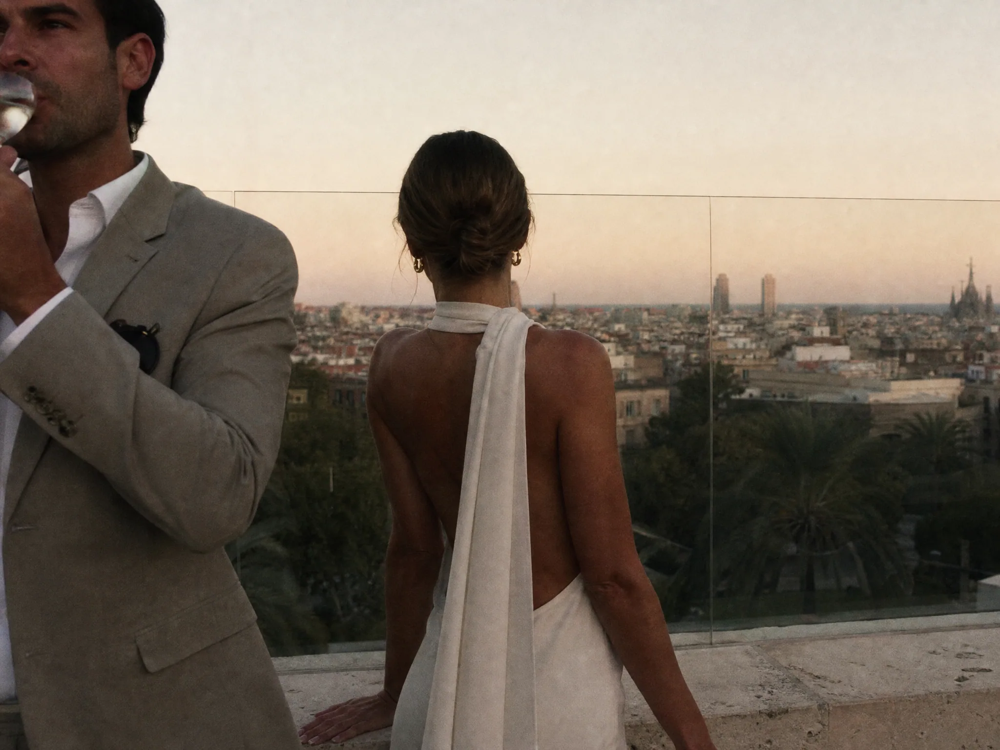 Destination wedding in Spain: Capturing Iconic Locations: Barcelona and Mallorca