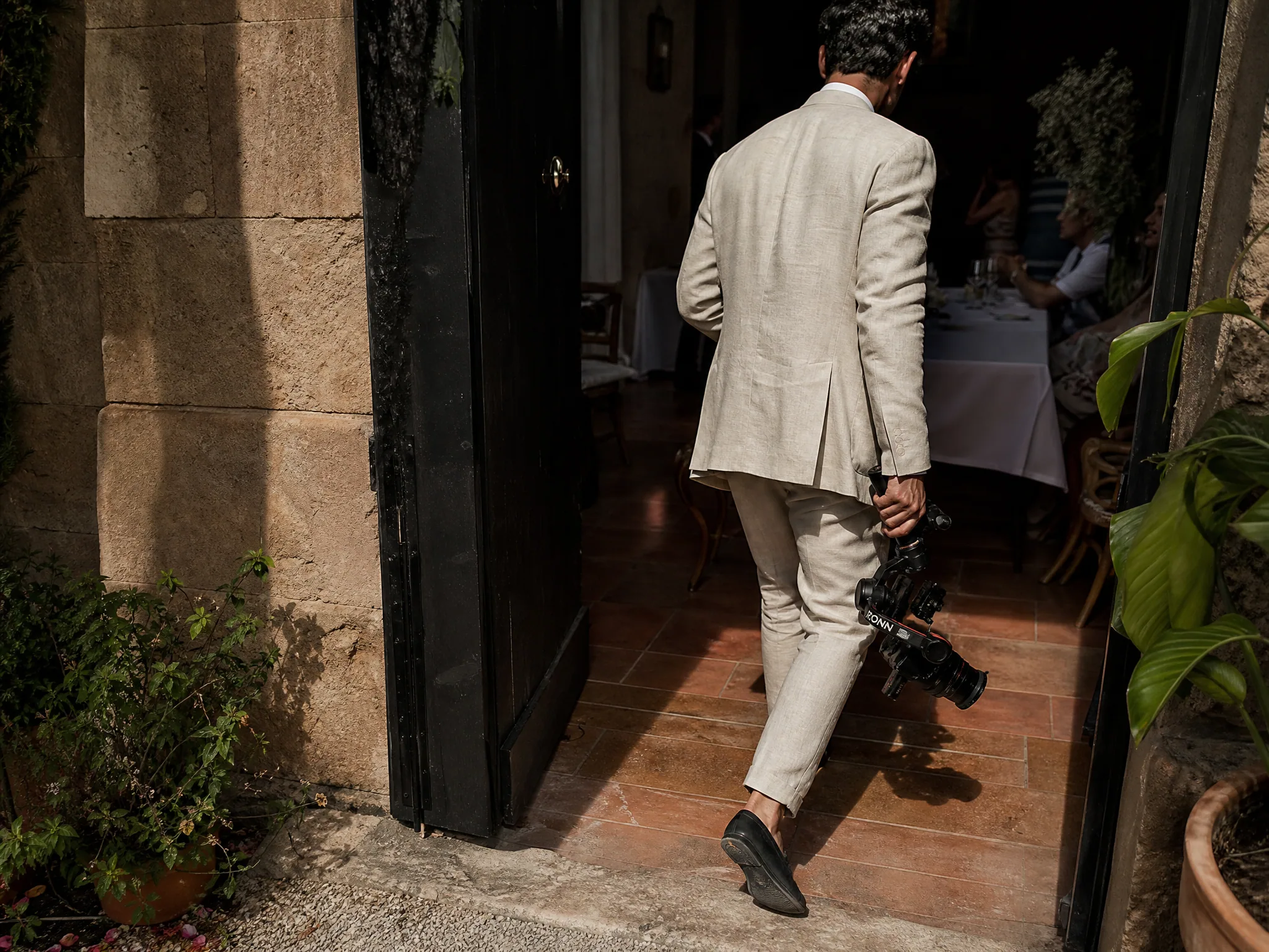 Luxury wedding detail: Factors Affecting Delivery Time