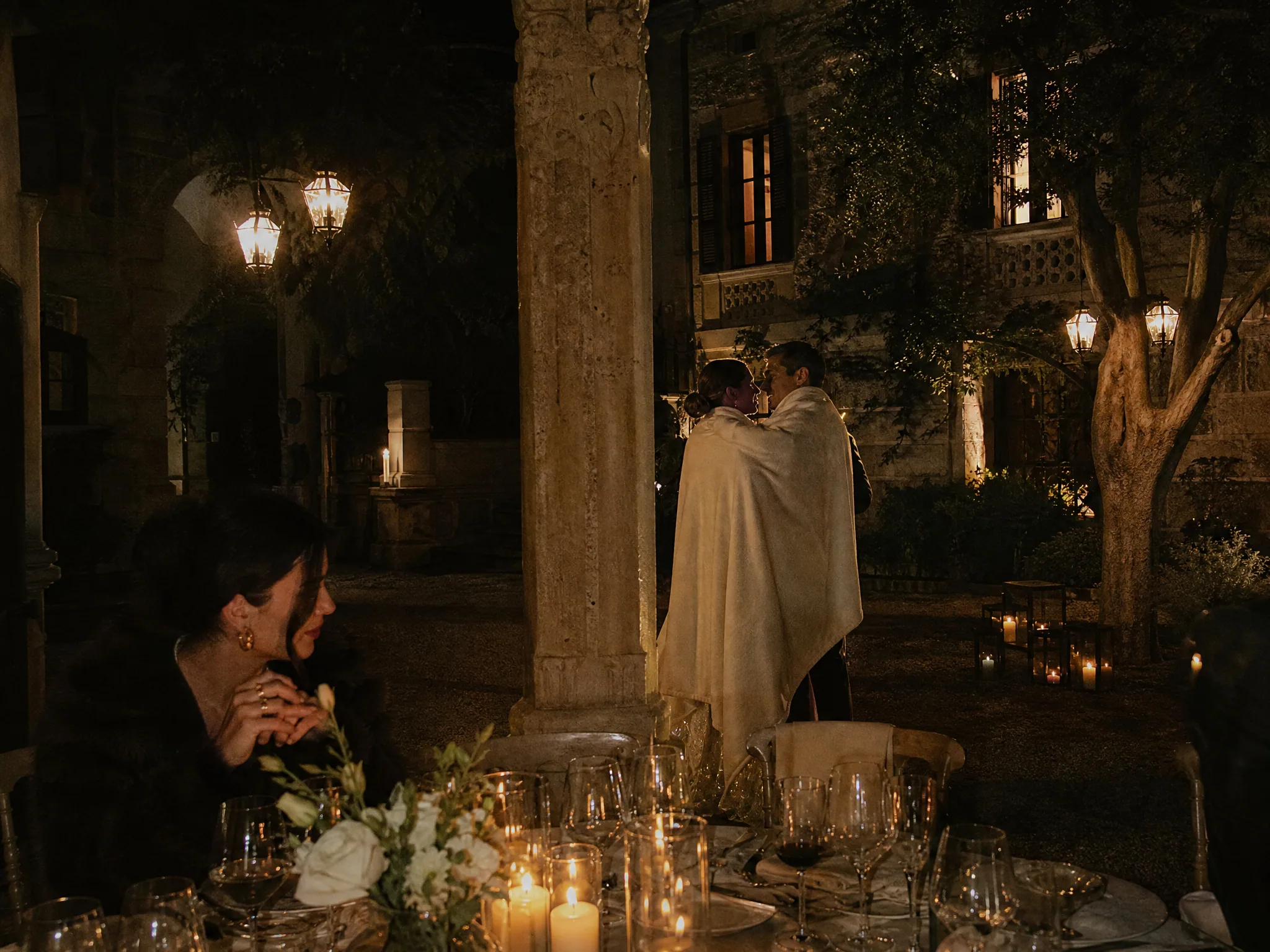 Destination wedding in Spain: Winter Weddings: Embracing Intimacy