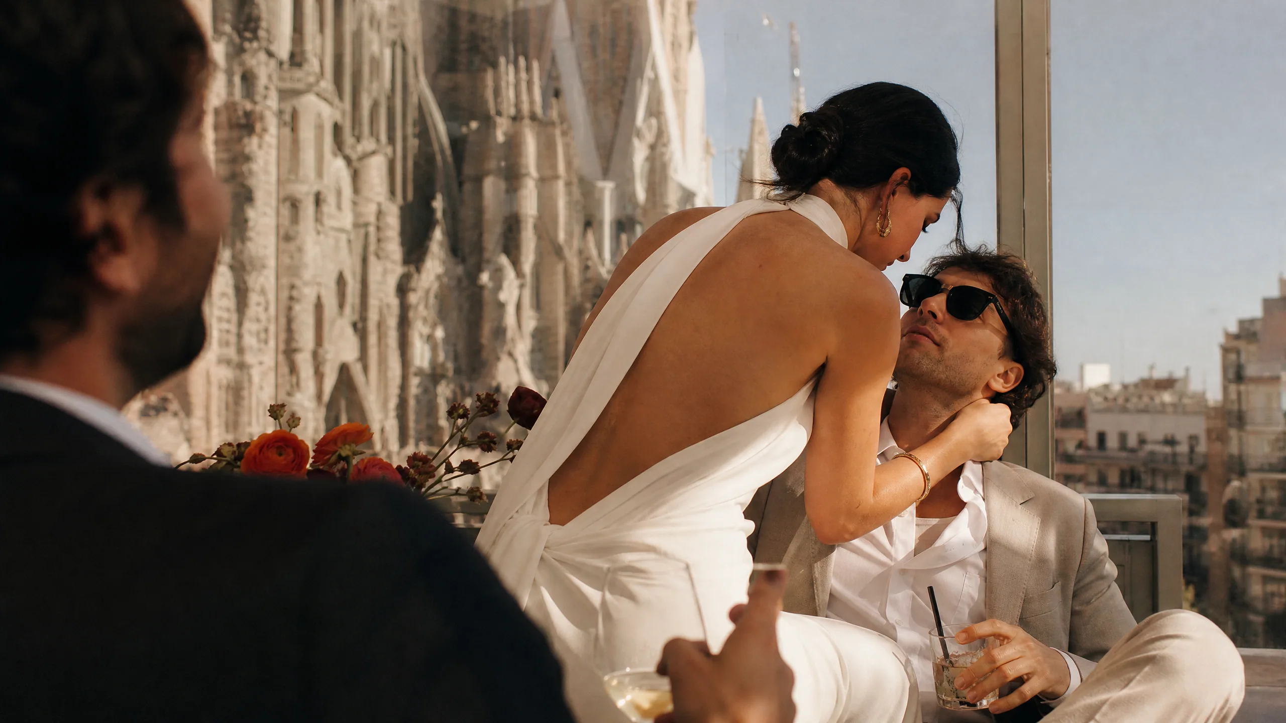 Madrid vs Barcelona para tu Película de Boda: ¿Cuál se Ajusta a Tu Historia?